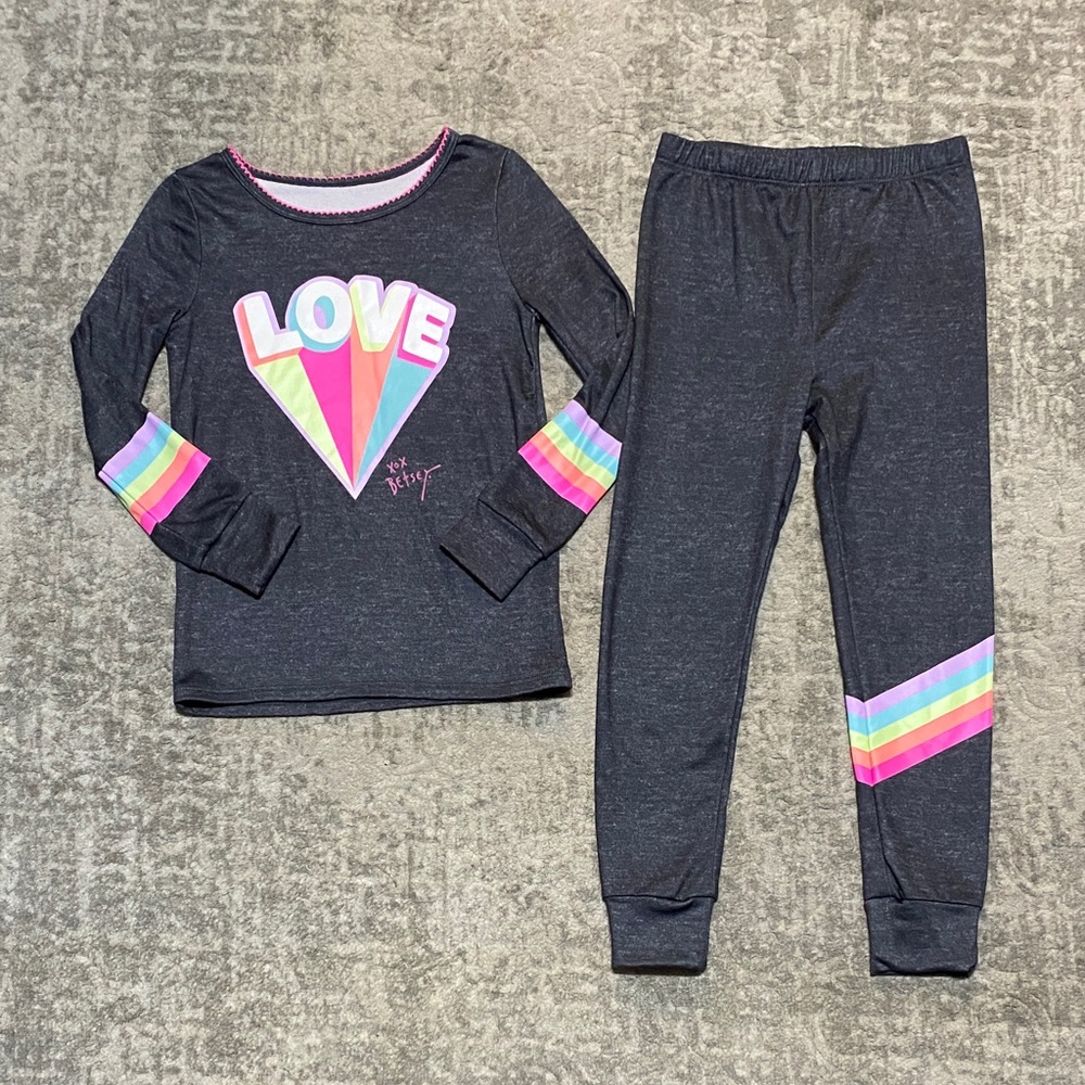 🔥4/20! Girls Betsy Johnson gray 'LOVE' Rainbow-Accent Pajama Set. Size 7